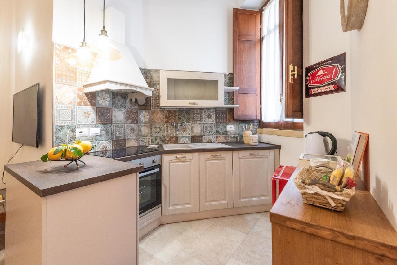 Rubichi 6 - Old Town Apartment Sit Lecce Eksteriør bilde